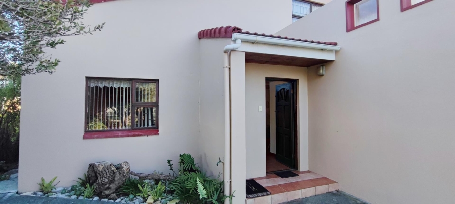 4 Bedroom Property for Sale in Franskraal Western Cape